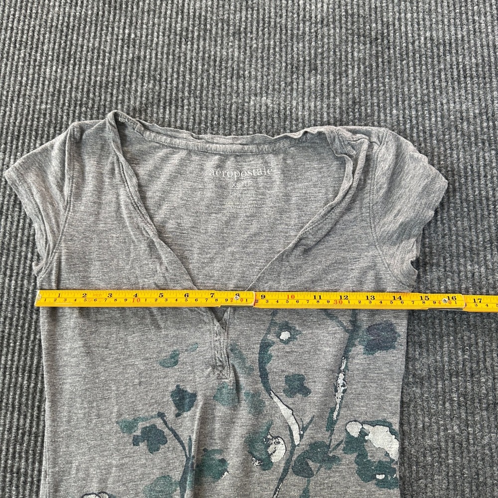 Aeropostale Womens V Neck Graphic Tee XS Gray Floral Cotton Modal Blend - Picture 5 of 7